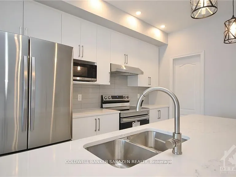 538 Sonmarg Cres — Photo 9