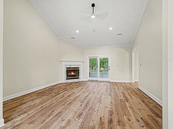 5th image of 3517 Golf Ave.
