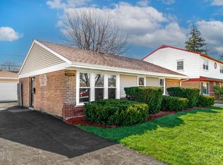 17649 Burnham Ave, Lansing, IL 60438