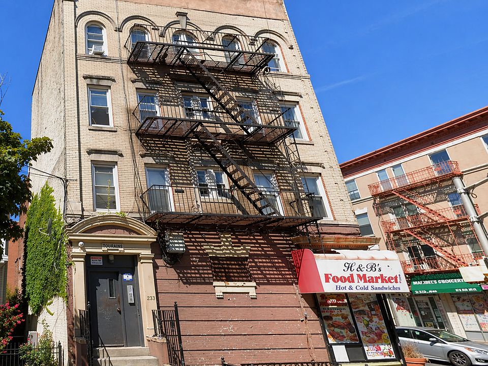 1st image of 233 Littleton Ave APT 11