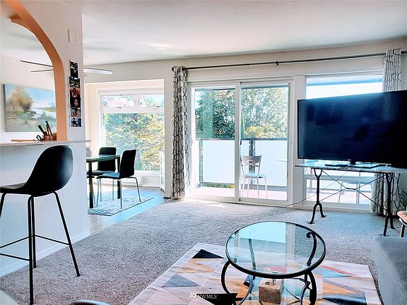 3rd image of 15152 65th Ave S APT 818