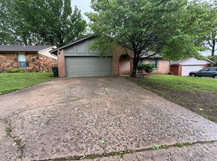 302 E 24th Ct, Owasso, OK 74055