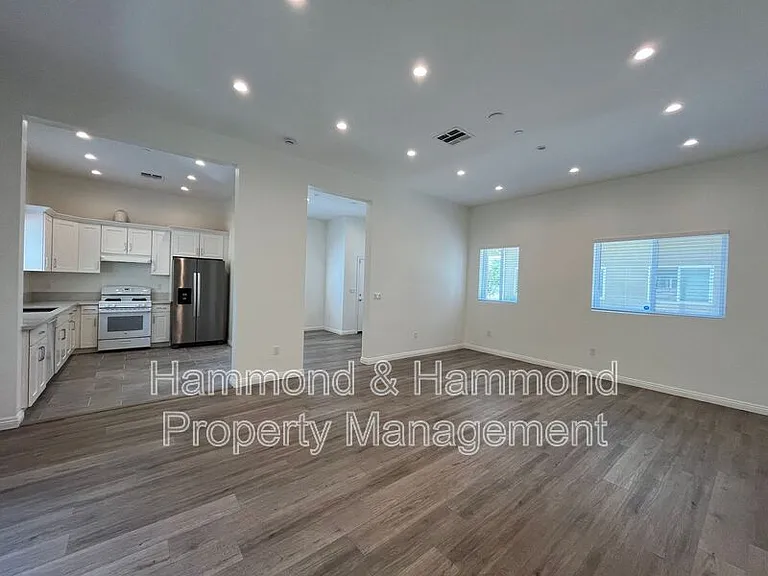 12680 Bradley Ave #9 — Photo 31