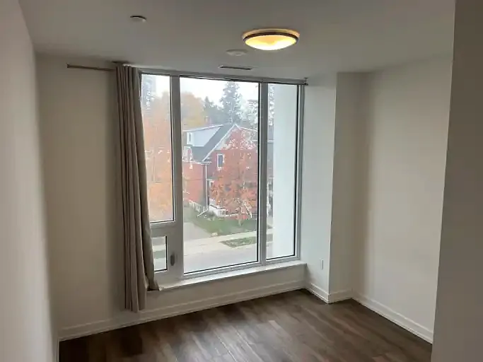 15 Wellington St S #1A — Photo 5