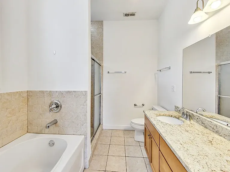 2459 W Augusta Blvd #2 — Photo 2