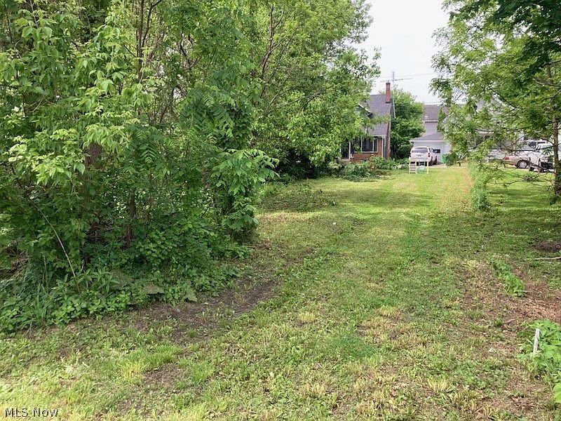 2nd image of 316 Snyder Pl SW