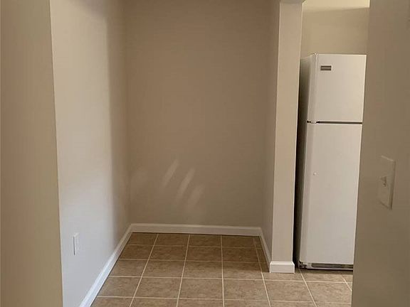 3rd image of 227 Verona Pkwy