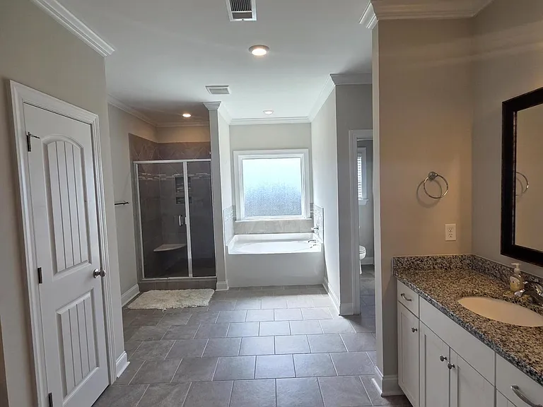 2105 Thornbury Cv — Photo 33
