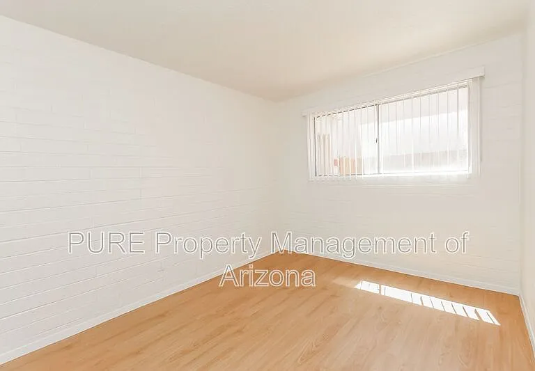 221 E 2nd Ave #9 — Photo 18