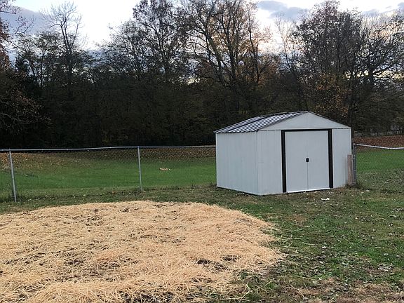 3rd image of 3473 Hermitage Dr