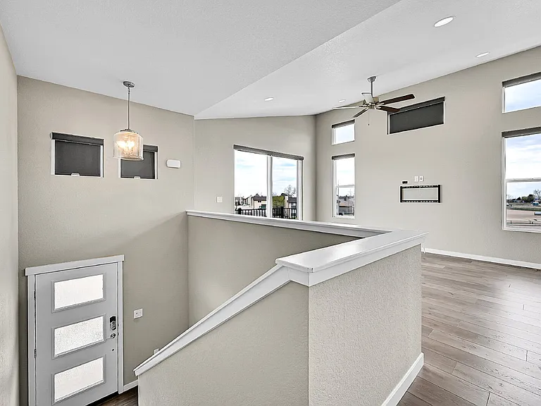 2407 Zorro Hts — Photo 3