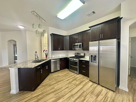 5th image of 1011 Saint Helena Dr