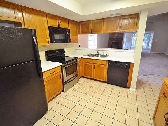 3rd image of 10207 Allenwood Dr