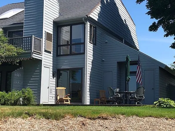 1340 Little Traverse Bay Dr APT 4, Petoskey, MI 49770