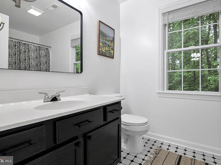 583 Norwich Dr — Photo 22