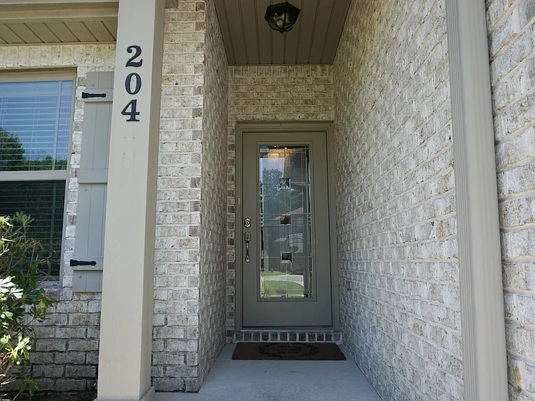 204 January Ct — Photo 3