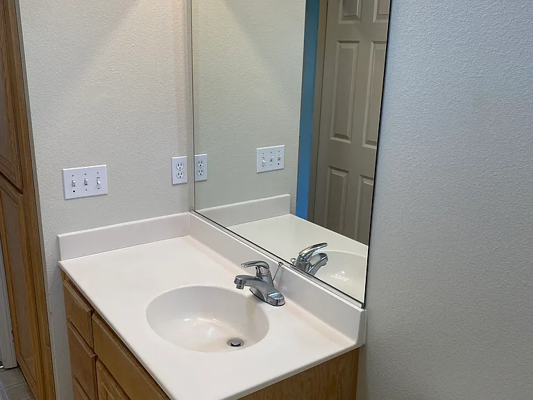 1918 Central Ave #1918 — Photo 4