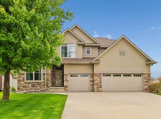 4622 153rd St, Urbandale, IA 50323