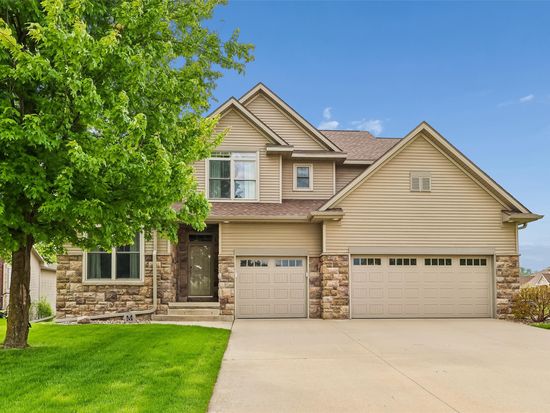 4622 153rd St, Urbandale, IA 50323