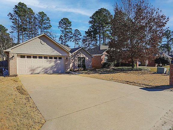 2nd image of 8 Garden Oaks Dr