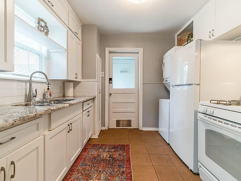 1201 W Alan Ave — Photo 9