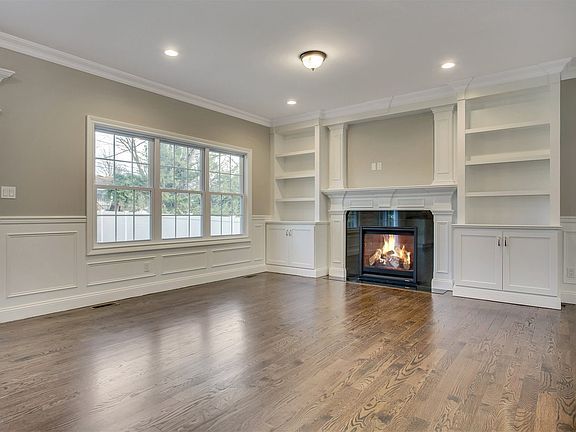 5th image of 22 Ivy Dr
