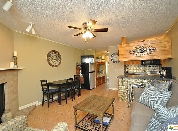 2nd image of 500 N Market St #208