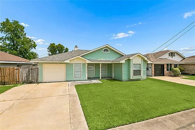 3 bed, 2.0 bath, 1420 sqft, $1,600 — Photo 2