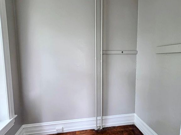 4th image of 1048 W Walnut St APT 2