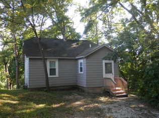 122 Avalon Ave, Creve Coeur, IL
