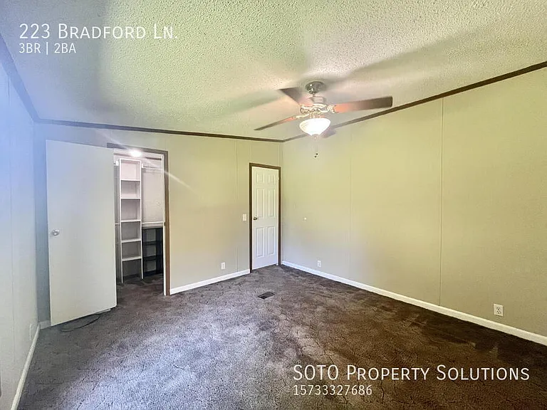 223 Bradford Ln — Photo 30