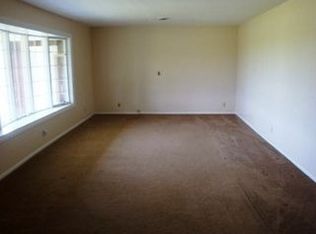 1611 E Ebenezer Ln, Noble, IL 62868