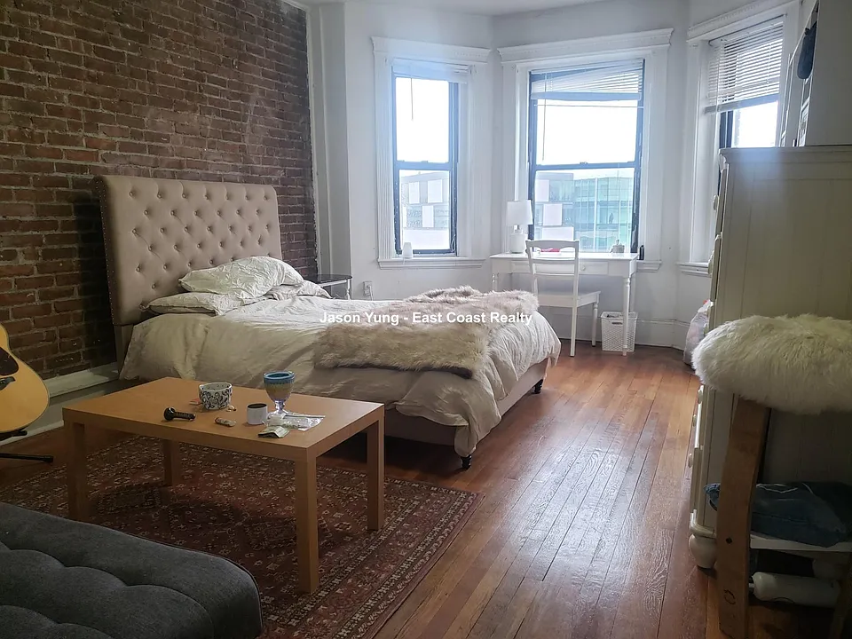 238 Hemenway St #19