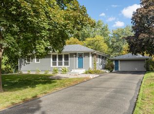 14929 Deerwood Dr, Burnsville, MN 55306