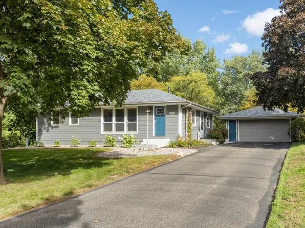 14929 Deerwood Dr, Burnsville, MN 55306