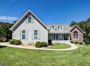 280 Farr Lake Dr, Tyrone, GA 30290