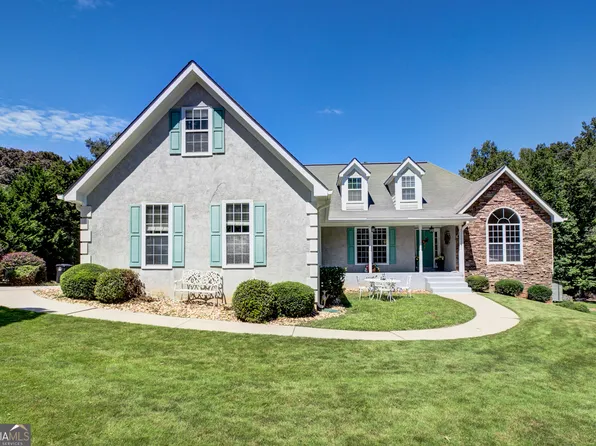 280 Farr Lake Dr, Tyrone, GA 30290