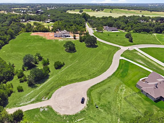 4th image of 3000 Meadow Ln