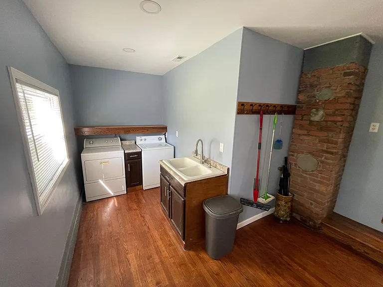2426 N Baker St — Photo 22
