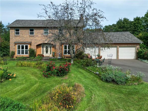 6720 South Shore Drive, Altoona, WI 54720