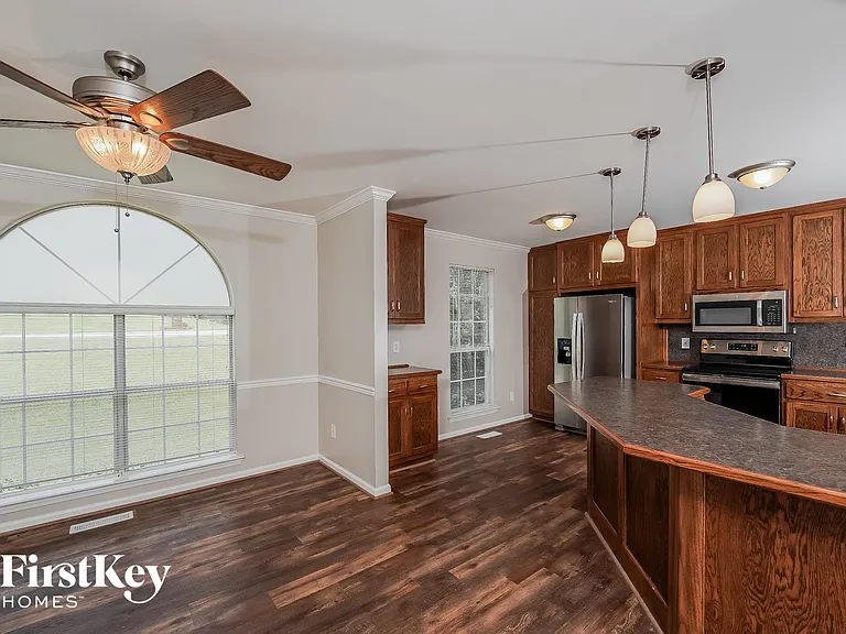 6429 Mountain Ridge Rd — Photo 3