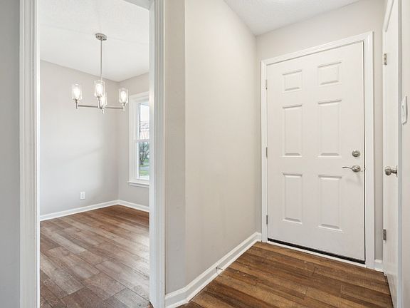 4th image of 710 Shelton Cir