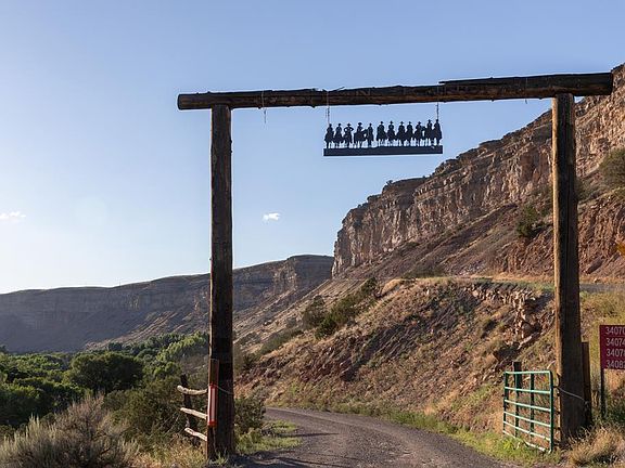 2nd image of 24074 Fruitland Mesa Rd