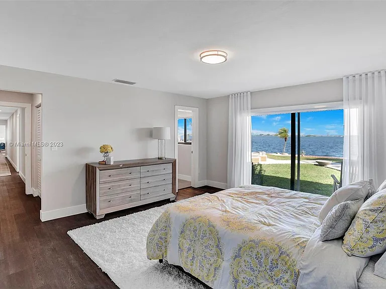 9101 N Bayshore Dr — Photo 25