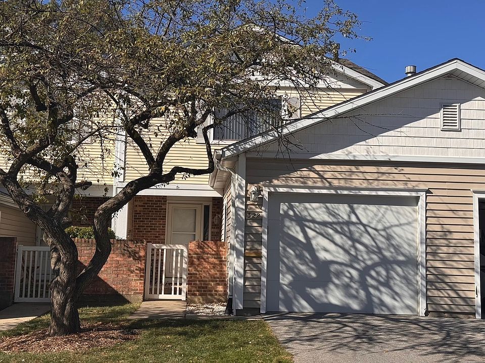 1st image of 322 Clearwater Ln