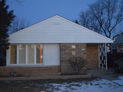 9219 New England Ave, Morton Grove, IL, 60053