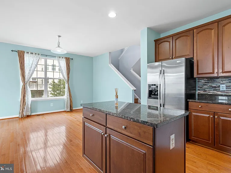 22667 Flowing Spring Sq — Photo 15