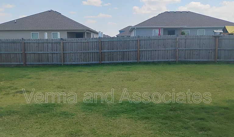 1701 Forest Dr — Photo 16