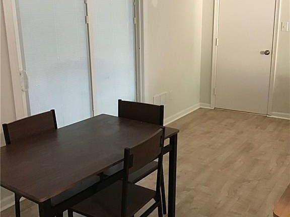 5th image of 114 Elaine Dr