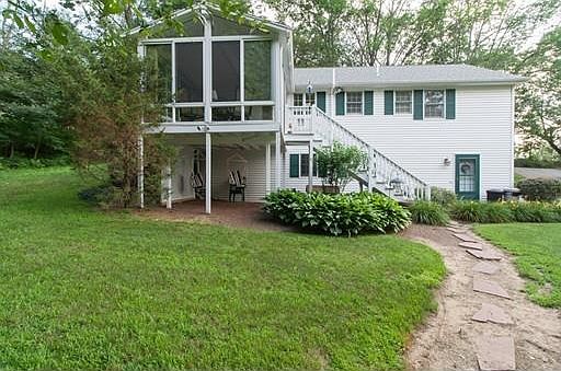 3rd image of 371 Willow Ave